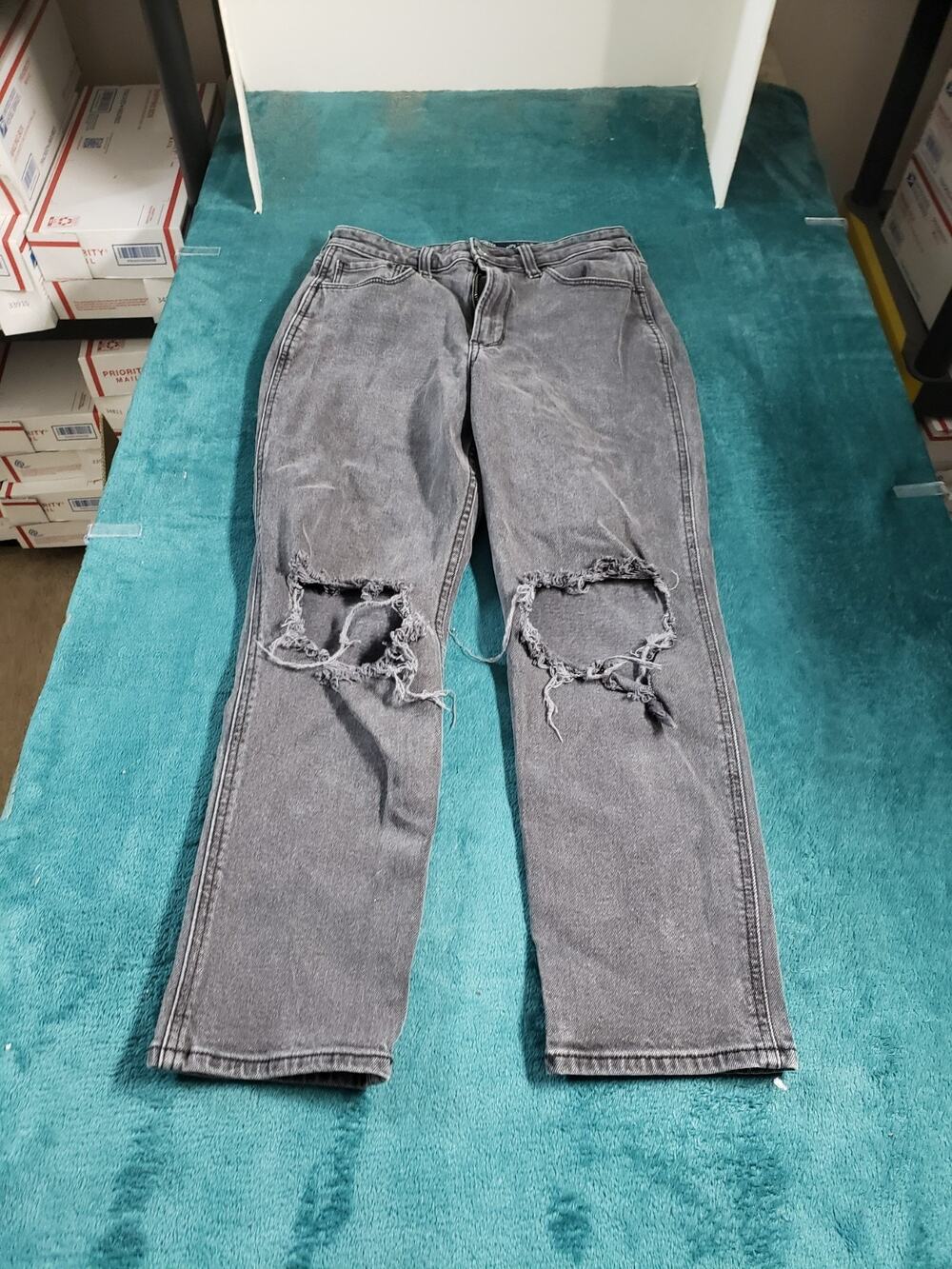 Hollister Jeans Size 4 Short Womens Black Pants Stretch Denim High Rise Mom